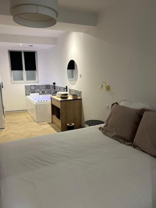 Appartement Spa 2 Pers-Couteliers-Centre Ville Moulins  Esterno foto